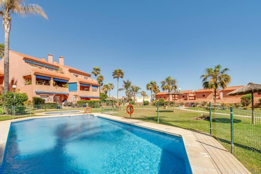 Beachfront Townhouse Estepona Exterior foto