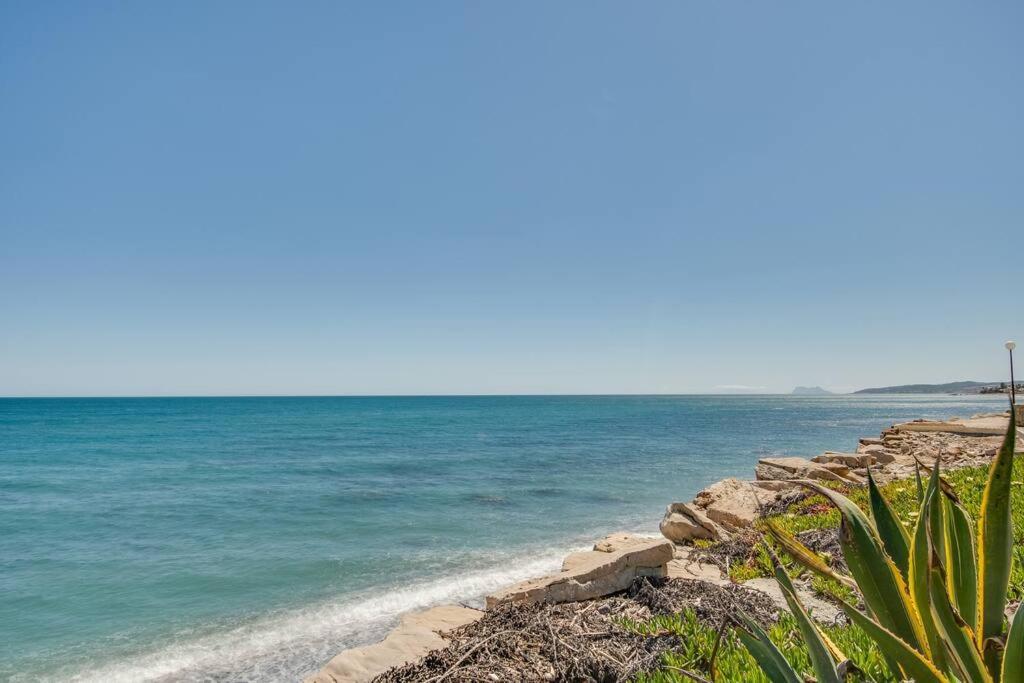 Beachfront Townhouse Estepona Exterior foto